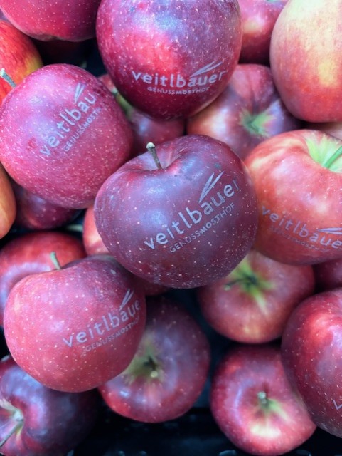 Äpfel mit Gravur